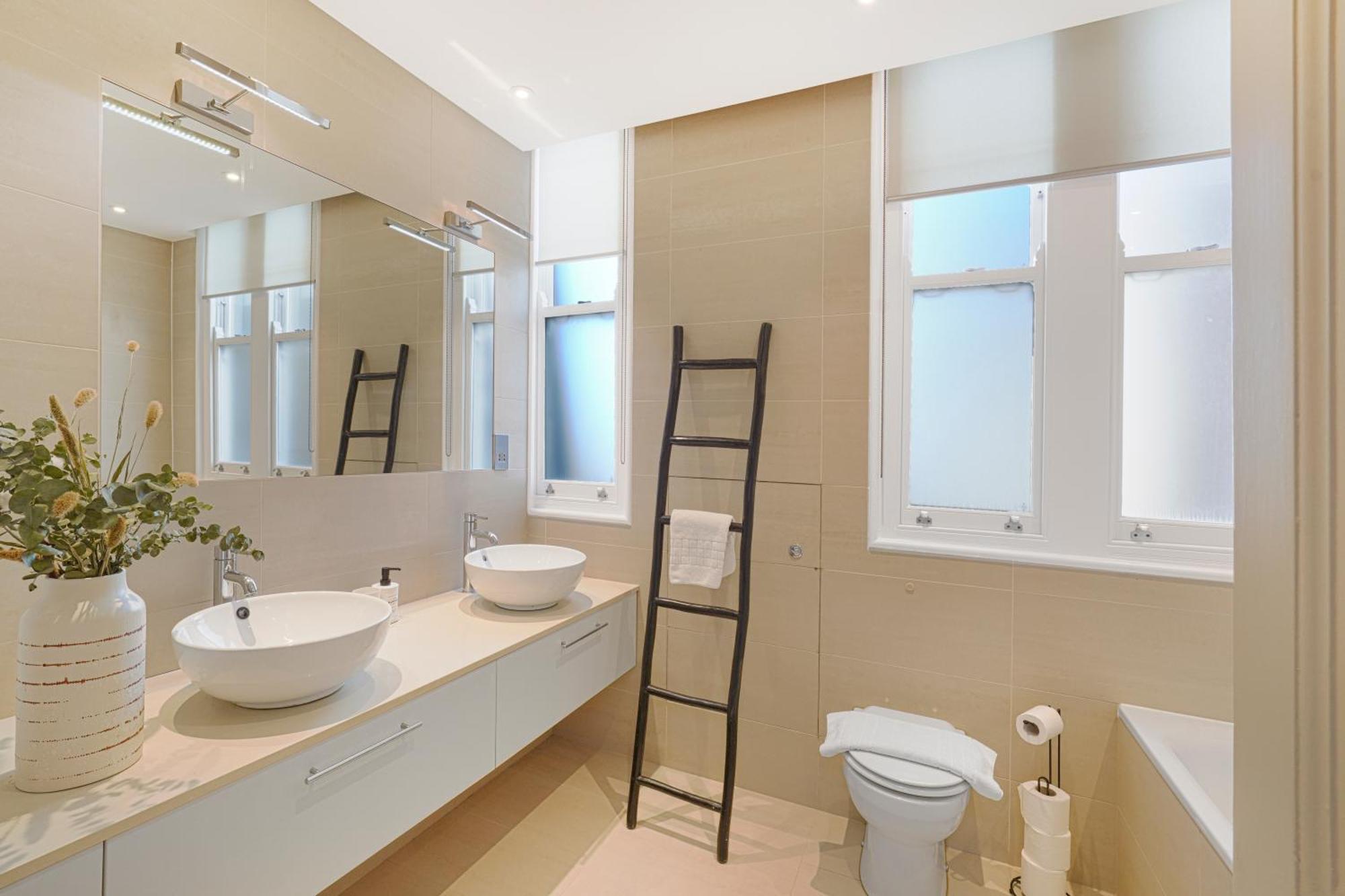 Spacious And Modern 4 Beds Home In Kensington Λονδίνο Εξωτερικό φωτογραφία