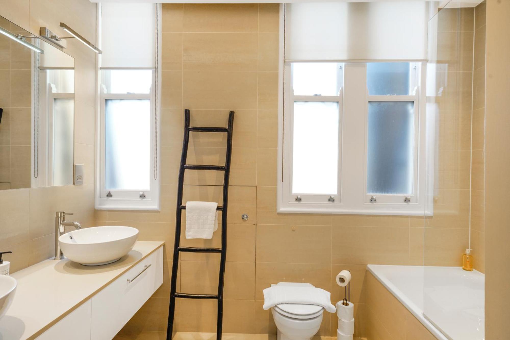 Spacious And Modern 4 Beds Home In Kensington Λονδίνο Εξωτερικό φωτογραφία