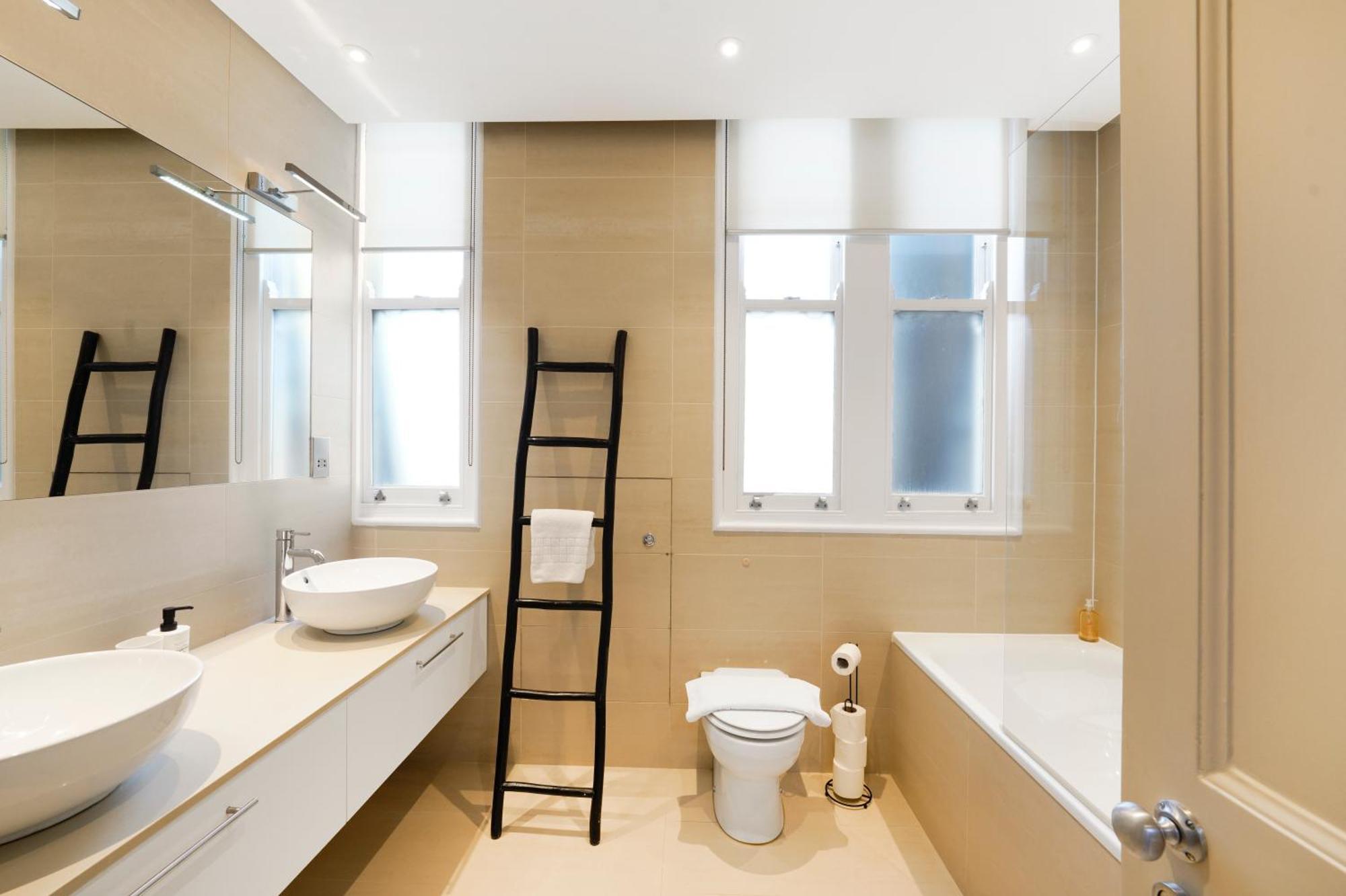 Spacious And Modern 4 Beds Home In Kensington Λονδίνο Εξωτερικό φωτογραφία